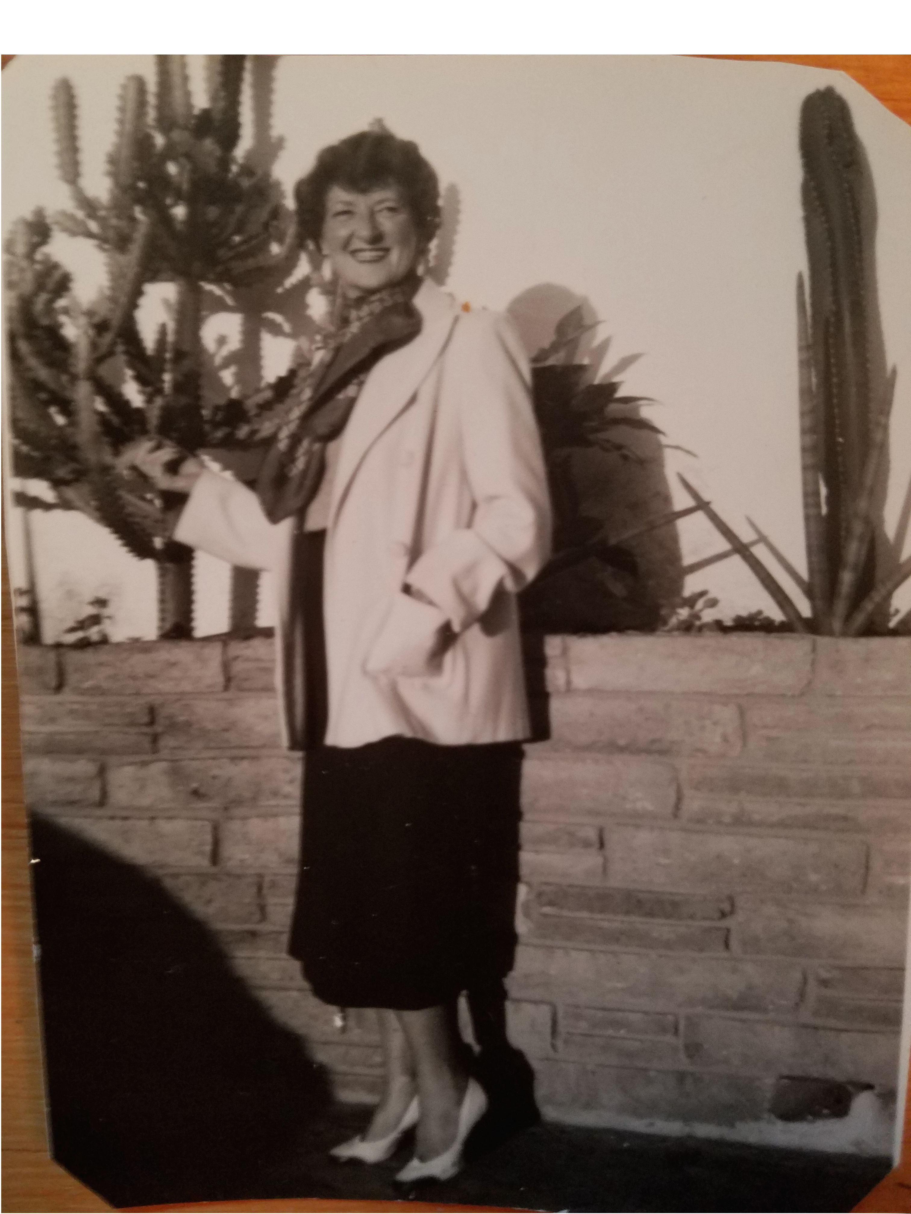 Morris' surrogate as father, Myrtle